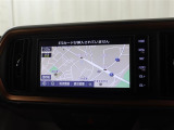 純正ナビを装備。タッチパネル式で使いやすく、お出かけもラクラクです。