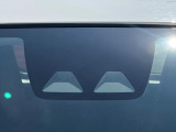 【スマートアシスト】走行中に前方の車両等を認識し、衝突しそうな時は警報とブレーキで衝突回避と被害軽減をアシスト。より安全にドライブをお楽しみいただけます。