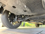 お車を安心してお乗りいただく為には、足回りの定期点検が欠かせません。サービスサポート(有償保証)では無料点検もご提供しており、安心のカーライフをお過ごしいただけるサポート体制が整っています。