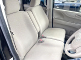 運転席まわりには十分なスペースがあり、大柄な方でもゆったり運転していただける環境です。