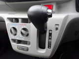 弊社保証では納車日から走行距離無制限で、消耗品を除く全ての部品を1年間保証します。(福祉車両に関して架装装置は保証対象外となります)(外国産車は距離5,000kmまで半年間)