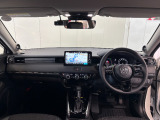 見通しの良い運転席回りとなっておりますので安心して運転をして頂けます!窓が大きいので明るく開放的な室内です
