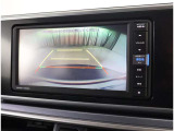 バックガイドモニターで、後方を確認しながら安心して駐車することができます。運転初心者も熟練者も必須の機能ですよ!