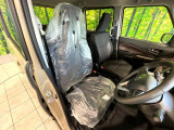 運転席シート廻りは使用感も少なく、良好な状態となっています。丁寧に使われていたことがよくわかりますね。