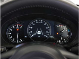 【明るく見やすいメーター】視認性が良く明るく見やすいメーター。運転者にとって見やすいメーターは運転していても疲れないですよね。