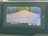 【バックカメラ】駐車時に後方がリアルタイム映像で確認できます。大型商業施設や立体駐車場での駐車時や、夜間のバック時に大活躍!運転スキルに関わらず、今や必須となった装備のひとつです!