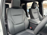 運転席・黒革シート・シートベンチレーション(Hot&Cool)・パワーシート。