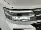 【LEDヘッドライト】現代の主流のライト。明るい光が瞬時に立ち上がり、必要な場所を均一に照らします。寿命も長く省エネで、スタイリッシュなデザインです♪