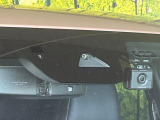 【i-ACTIVESENSE】走行中に前方の車両等を認識し、衝突しそうな時は警報とブレーキで衝突回避と被害軽減をアシスト。より安全にドライブをお楽しみいただけます。