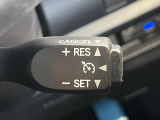 【クルーズコントロール】高速道路もラクラク走行。アクセルを離しても一定速度で走行ができ、長距離運転時の負担を軽減!加速・減速も簡単なスイッチ操作で調整できます。
