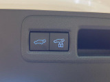 【パワーバックドア】スマートキーや運転席のボタンを押すだけでリアゲートが自動で開閉します!荷物を持っている時や、高い位置にあるバックドアを閉める際に便利な機能です♪