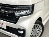 【シーケンシャルターンランプ付きLEDヘッドライト】人気の『流れるウィンカー』付きのLEDヘッドライトを装備♪高級感はもちろん、点灯時は存在感たっぷりで他車からも認識されやすく安心です。