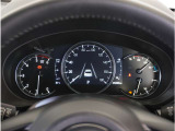 【明るく見やすいメーター】視認性が良く明るく見やすいメーター。運転者にとって見やすいメーターは運転していても疲れないですよね。