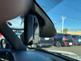 ITSスポット対応ETC車載器システム内蔵自動防眩ルームミラーが付いております。