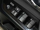 電動格納式ドアミラー・パワーウインドウを装備しています。