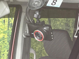 【ドライブレコーダー】ドライブレコーダー装備!走行中はもちろん、あおり運転や事故に遭遇した際、映像で記録し、万一のリスクに備えます。※記録用SDカードはお客様ご自身でご準備いただく必要があります。