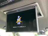 【フリップダウンモニター】大画面モニターで後席でもエンタメをお楽しみいただけます。小さなお子様にも大人気の装備です♪