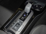 電動パーキングブレーキ・ブレーキホールドを装備してます。ホールド機能は信号待ちが多い一般道で疲労軽減になり、大好評です!
