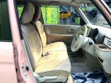 運転席シート廻りは使用感も少なく、良好な状態となっています。丁寧に使われていたことがよくわかりますね。