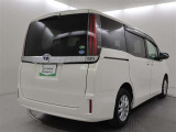 後ろが狭くてもサッと積める。バックドア。後ろの駐車スペースが狭い時に重宝しますよ♪
