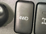 4WDのお車ですので、雪道でも安心です♪降雪地地域にお住まいの方以外にも、ウィンタースポーツが趣味の方や降雪地域へ帰省される機会がある方にもおすすめ!