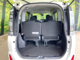 普段のお買い物や通勤、送迎等に十分な荷室スペースを確保しております。セカンドシートを倒すと、大きな荷物の積載も可能です♪