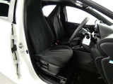 【内装】室内は、トヨタ独自の自動車クリーニング&ldquo;まるまるクリン&rdquo;を施工済です!シートを取外し後、シート本体はもちろん、床面・天井等、細部にわたり徹底的に洗浄!仕上がりには、自信があります☆