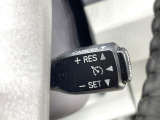 【クルーズコントロール】高速道路もラクラク走行。アクセルを離しても一定速度で走行ができ、長距離運転時の負担を軽減!加速・減速も簡単なスイッチ操作で調整できます。
