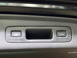 【パワーバックドア】スマートキーや運転席のボタンを押すだけでリアゲートが自動で開閉します!荷物を持っている時や、高い位置にあるバックドアを閉める際に便利な機能です♪