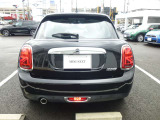 MINI自動車保険も取り扱っております。MINI自動車保険にご加入いただくと、万一のトラブルを24時間365日サポートするエマージェンシー・サービスの 【プレミアム】 をご利用いただけます。