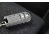 ■スマートキー■ 鍵を身に着けていれば、ドアの施錠・開錠が可能です!バッグから鍵を探し出す必要もないので、たくさん荷物を持っていたり雨の日傘をさしている時にも便利ですね!