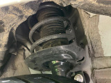 お車を安心してお乗りいただく為には、足回りの定期点検が欠かせません。サービスサポート(有償保証)では無料点検もご提供しており、安心のカーライフをお過ごしいただけるサポート体制が整っています。