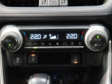 オートエアコン装着車です^^温度設定をすれば、自動で快適な空調に・・・^^★