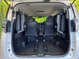 普段のお買い物や通勤、送迎等に十分な荷室スペースを確保しております。セカンドシートを倒すと、大きな荷物の積載も可能です♪