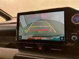 バックギアに入れると、このように後方が映し出されます!駐車の際とても安心!便利!最終確認はご自身の目と耳で必ず行ってください!