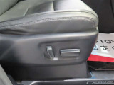 パワーシート搭載。微妙な調整が手軽にでき、最適なポジションで運転することが可能です。