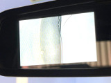 ●サイドカメラ:左側面の視界が写し出されます!狭い道路での走行や駐車ラインの確認などにも役立ちます!