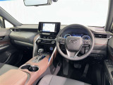 運転席まわりです。 各操作スイッチは使いやすい位置に配置されてます。
