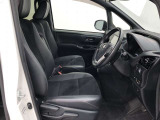 【運転席・助手席】です!実際お座りいただくのが分かりやすいと思いますので、ぜひお気軽にご来店ください♪状態もいいですよ☆