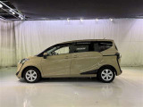 両側パワースライドドア付きだから、狭い駐車スペースなどでの 乗り降りラクラク!小さなお子さまのいるご家庭には嬉しい装備。