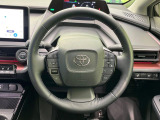 【純正革巻きステアリング】上質な革を使用することで、手にしっかり馴染みとても運転しやすいハンドルです♪