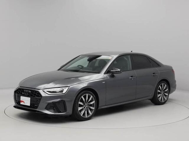 アウディ A4 