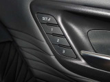 運転席のパワーシートは3名様分までメモリー機能付きです。