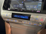 左右独立温度コントロールフルオートエアコンです。運転席、助手席それぞれで独立して温度設定ができます。冷え性の方が乗っても安心ですね♪