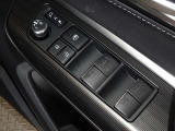 電動格納式ドアミラー・パワーウインドウを装備しています。