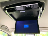 【フリップダウンモニター】家族や友人とお出かけする機会が多い方に大人気のフリップダウンモニター!大画面モニターで車内はエンタメ空間!退屈しがちな長距離ドライブも楽しい時間に変わります!