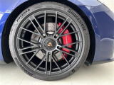 オプション:21インチPanamera Turbo S ホイール(センターロック付き)