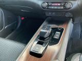 駐車ブレーキは電動式です。オートホールド機能付きで便利ですね