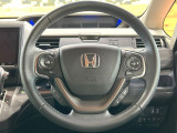 【純正革巻きステアリング】上質な革を使用することで、手にしっかり馴染みとても運転しやすいハンドルです♪