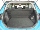 便利な6:4分割可倒式シートです。収納と乗車人数のバランスに優れています♪荷物の大きさに応じたラゲージスペースをフレキシブルに作り出せるので、シーンに応じた使い方ができます♪